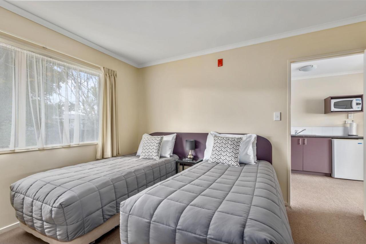 Bk'S Chardonnay Motor Lodge Masterton Bagian luar foto