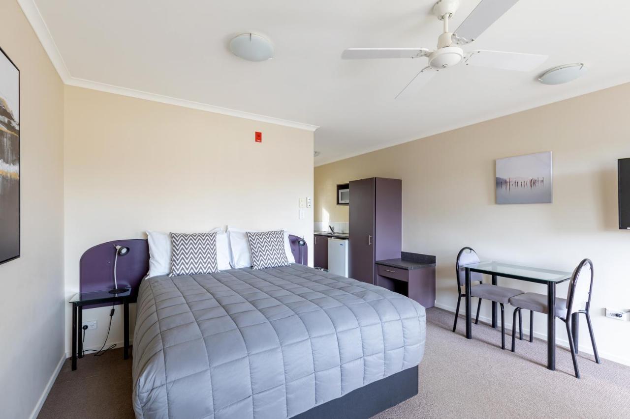Bk'S Chardonnay Motor Lodge Masterton Bagian luar foto