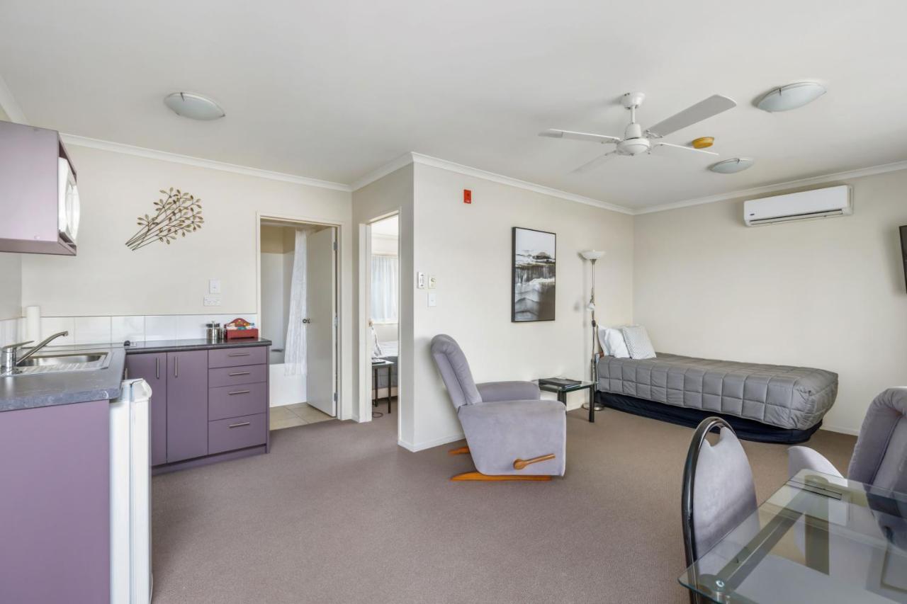 Bk'S Chardonnay Motor Lodge Masterton Bagian luar foto