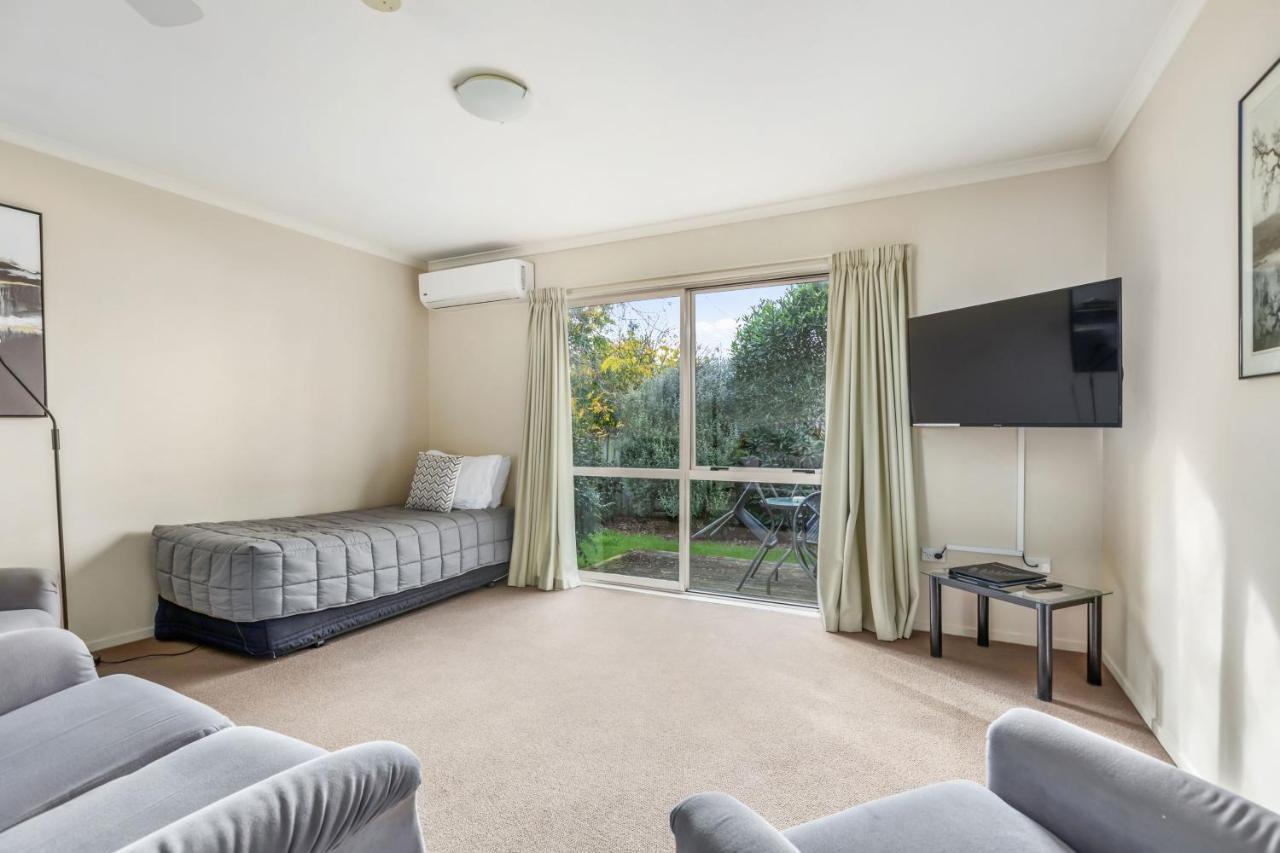 Bk'S Chardonnay Motor Lodge Masterton Bagian luar foto