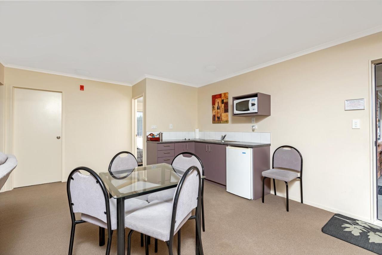 Bk'S Chardonnay Motor Lodge Masterton Bagian luar foto